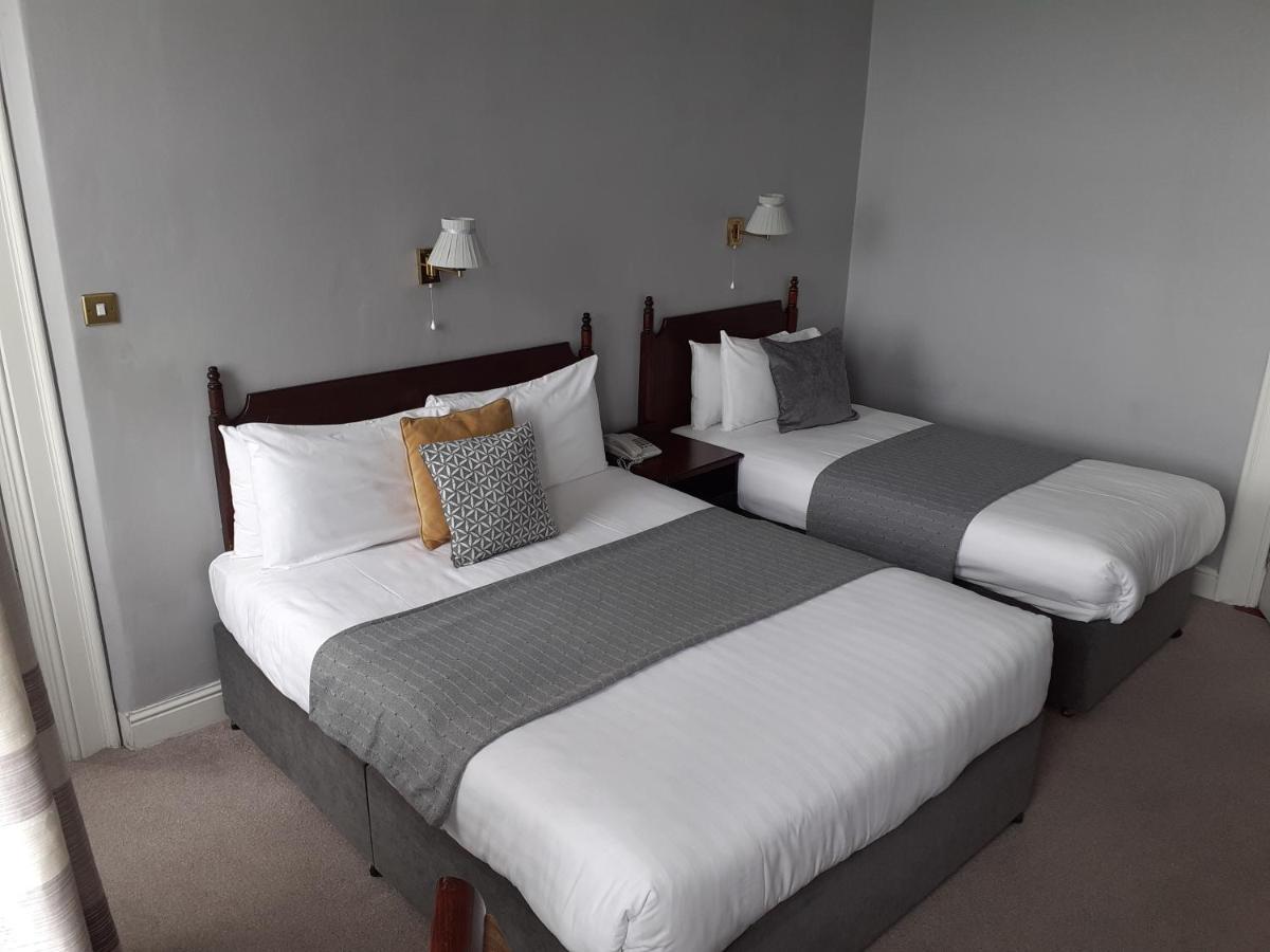 קוב Commodore Hotel מראה חיצוני תמונה