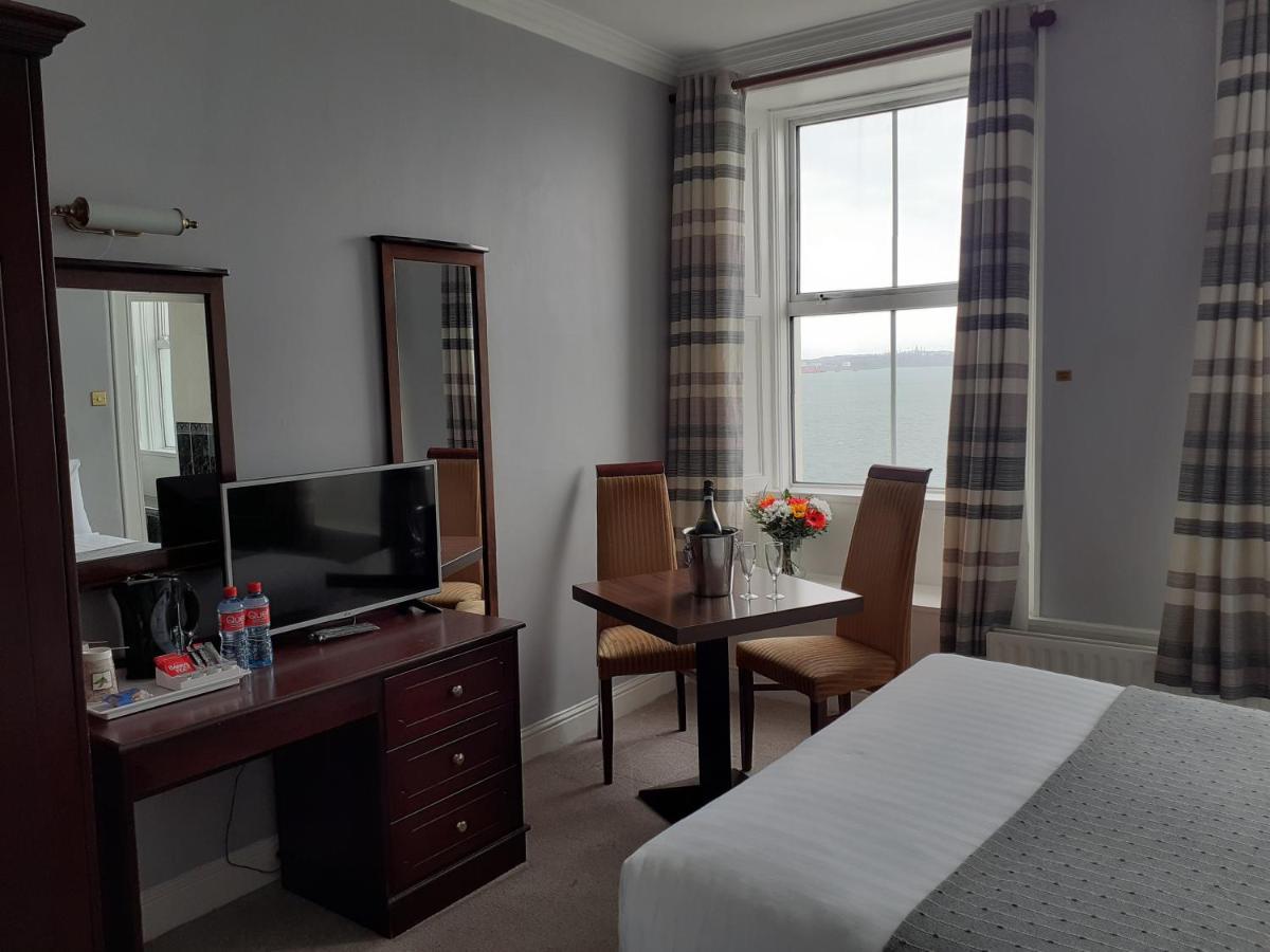 קוב Commodore Hotel מראה חיצוני תמונה