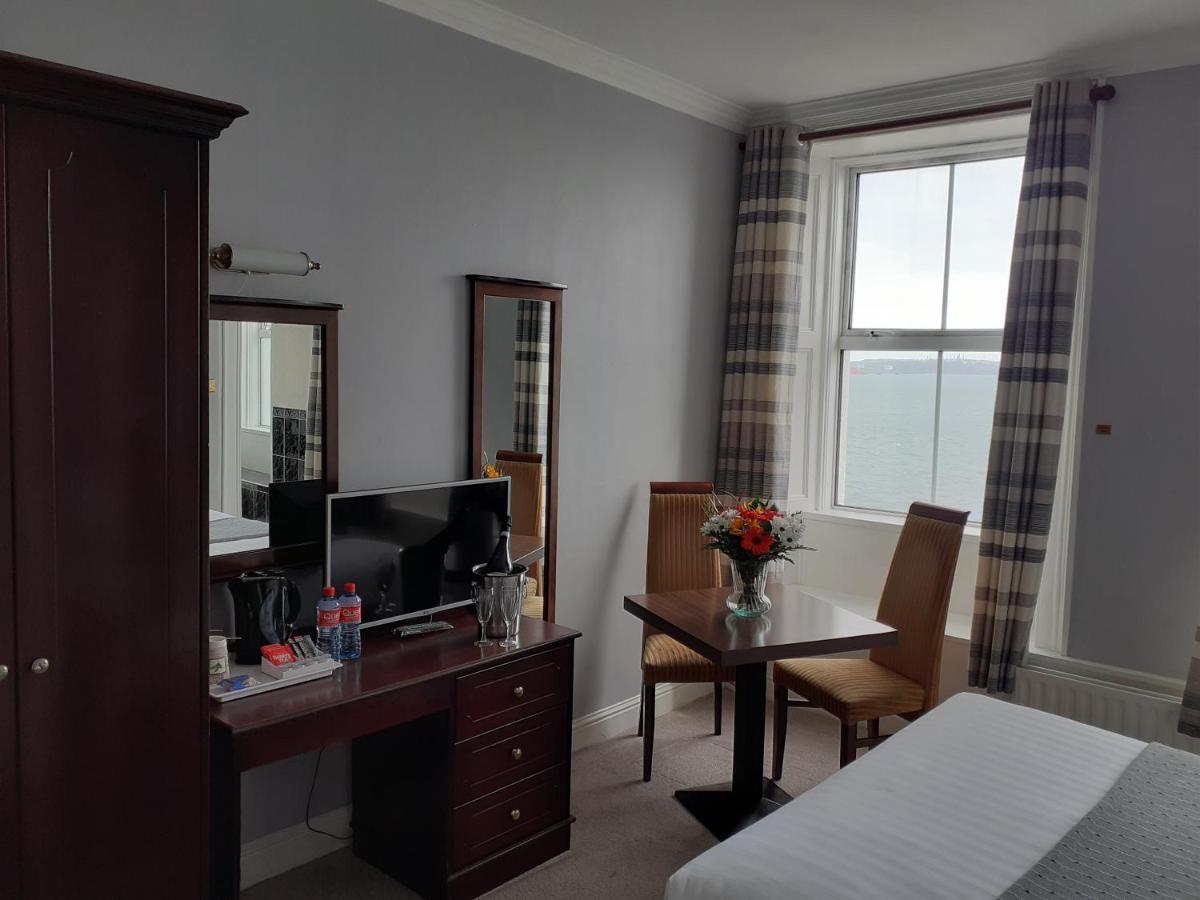 קוב Commodore Hotel מראה חיצוני תמונה