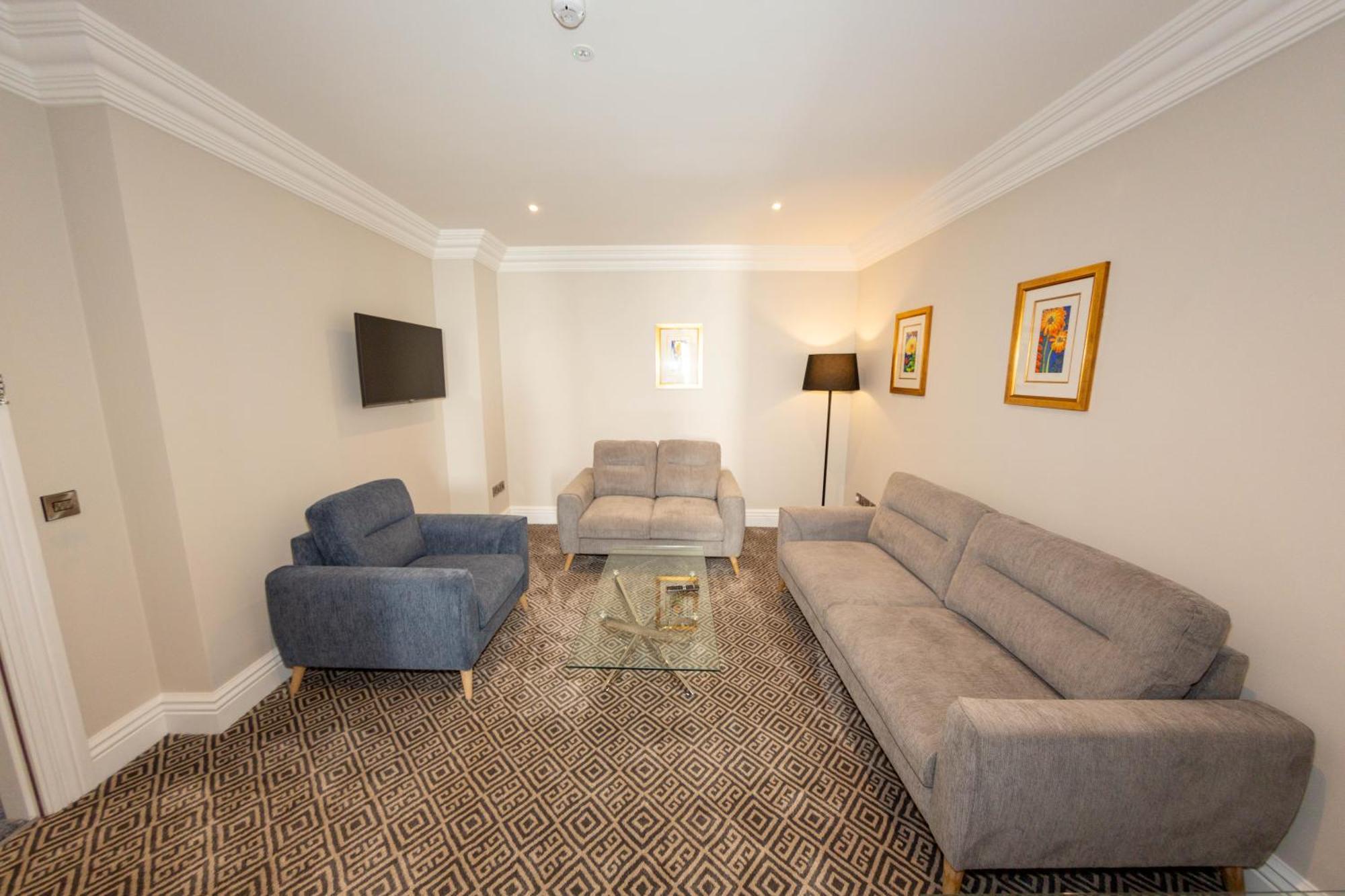 קוב Commodore Hotel מראה חיצוני תמונה